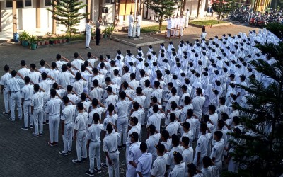 UPACARA PENGIBARAN BENDERA MERAH PUTIH